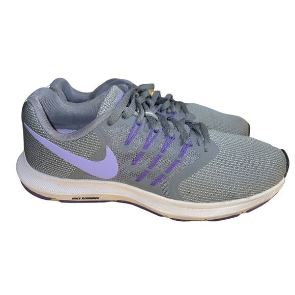 Like New Women’s Nike size 6 Purple & Gray Run Swift Sneakers - Picture 7 of 8